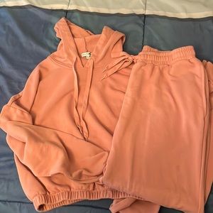 Women’s 2 piece jogging suit